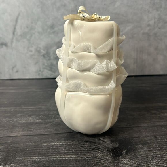 Rae Dunn Measuring Cups “Garlic” - Picture 2 of 4